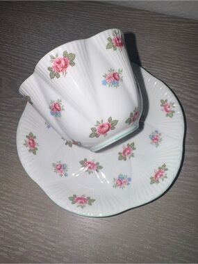 SHELLEY “Rosebud” Dainty Style Teacup and Saucer Set